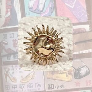 🎉🎉Gold Tone Sunburst Ring